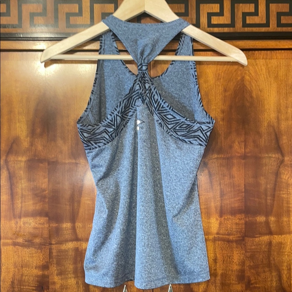 Umbro Girls Sz 12 Athletic Tank Top Geometric Print Racerback Soccer Sport - Picture 7 of 8